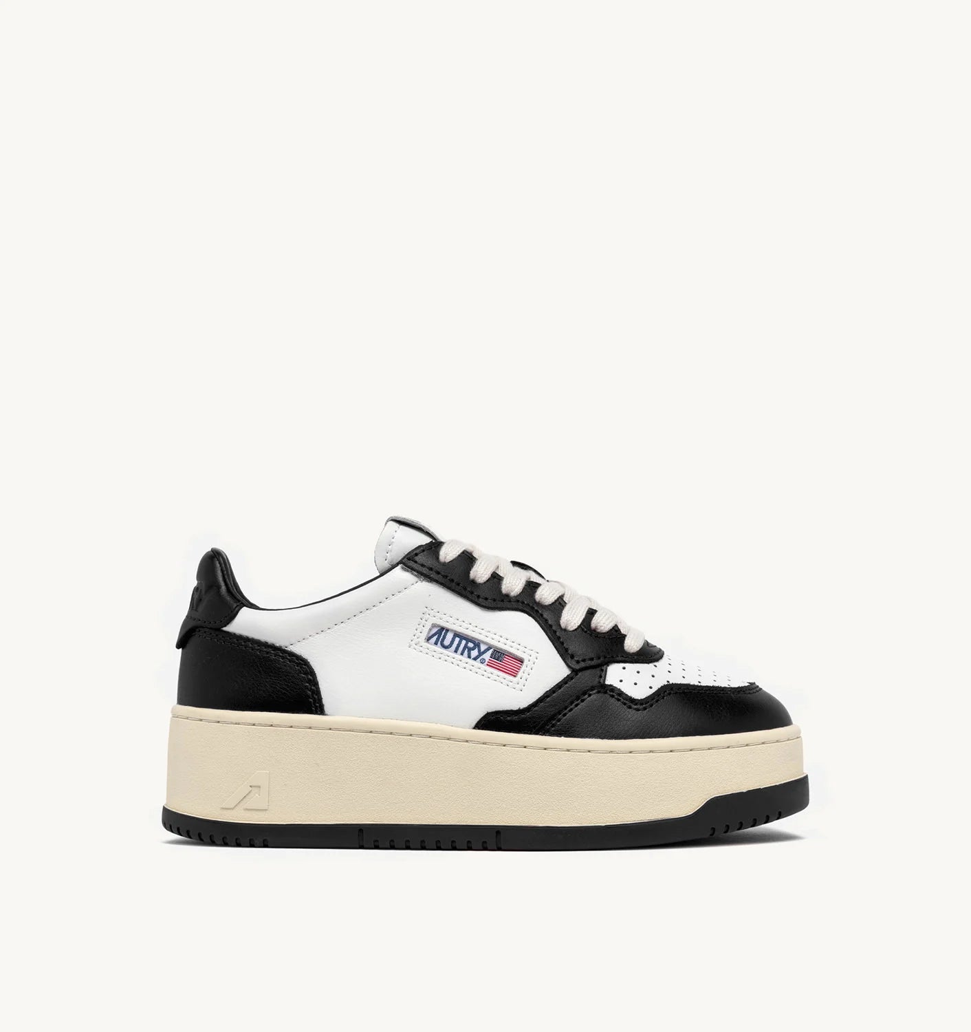 MEDALIST PLATFORM SNEAKERS IN WHITE AND BLACK LEATHER
